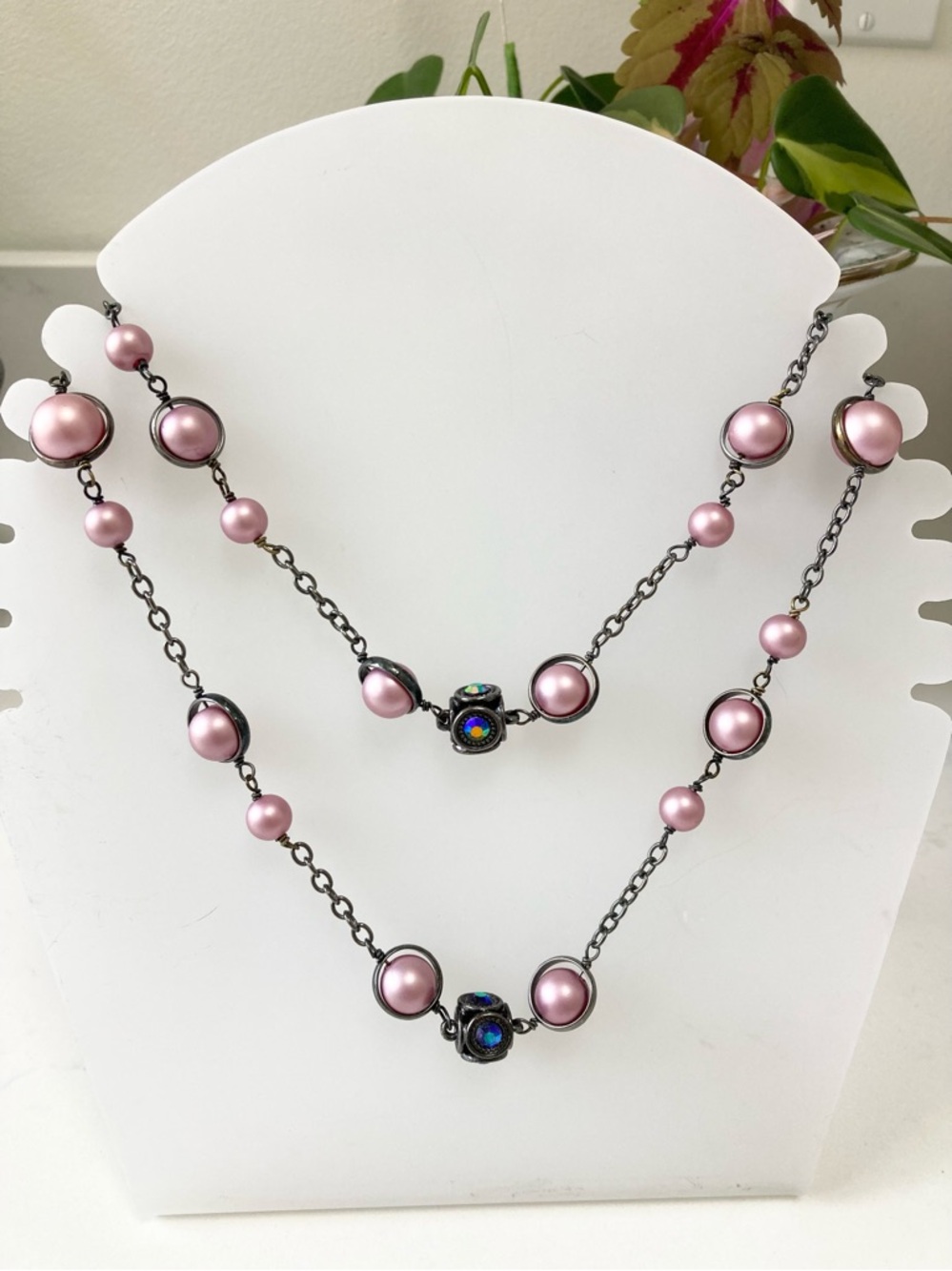 Vintage Coldwater Creek Pink Bead & Gunmetal Station Necklace